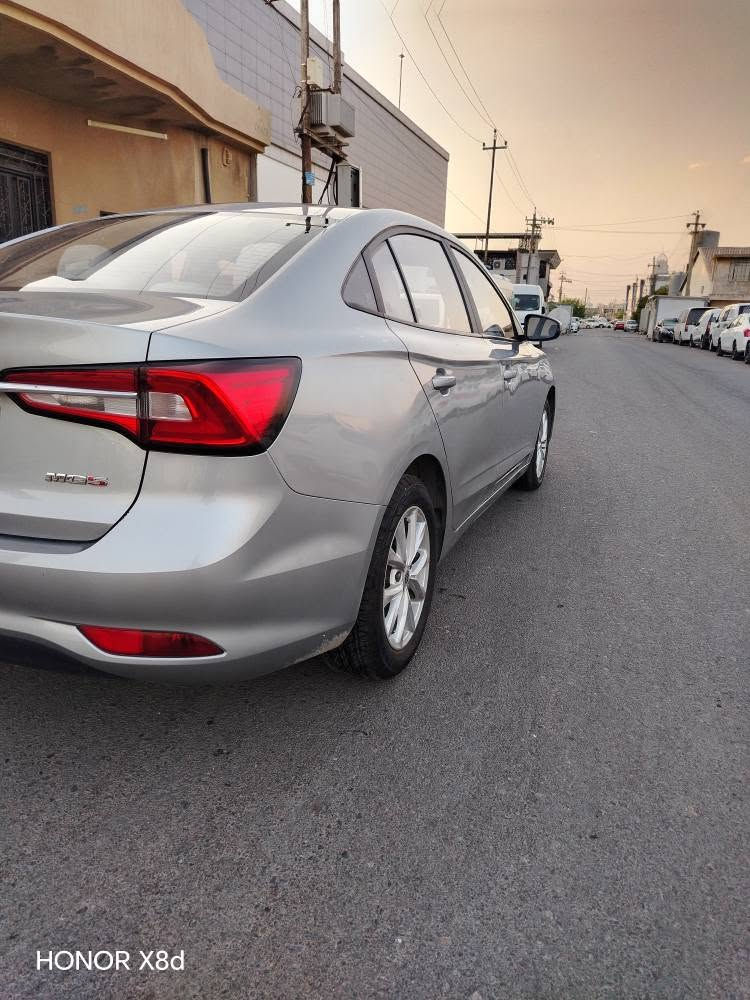 MG5  2023 
ناوزەرد  ویل کەپ 69هەزار ڕۆییە
دەرگاو نیو چاملغی سبوغە..کەمێک تەعدیل
چەند دنکە تەزرەکی نەرمی هەیە ..سەیارەکە زۆر خاوێنە گێر و مەکینە و تەبرید و توندو تۆڵی بەشەرت...
***********
*********** أربيل, العراق

