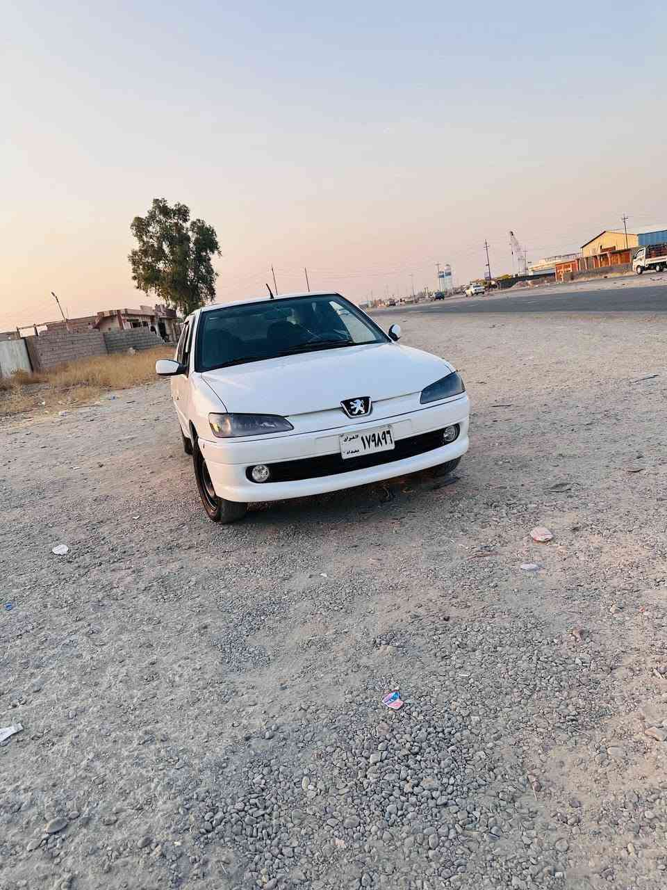 سلام عليكم بيجو 306 حره بس راعيه ما ندله كير محرك صدر تايرات كله جديد صبغ حزام جماليه بدون ضربه  سياره نضيف كهربايته كله شغاله بلاَديه داخله نضيف ربع ما تصرف عليه لسعر 22 مكان لسياره العلم اتصل***********
