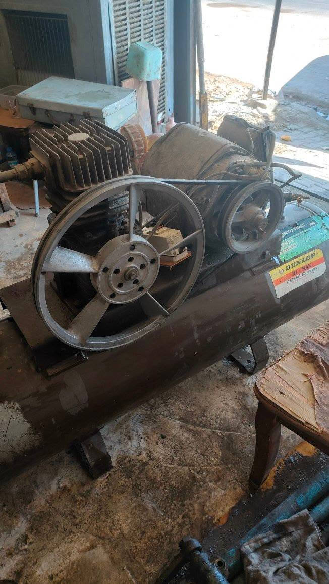 كمبريسر للبيع الماني 500باون شرط الشغل مابي اي عيب سعرة 350 الف وبي مجال ***********
