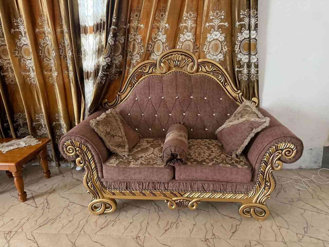 كنب • ١٢مقعد • ١٠مقعد