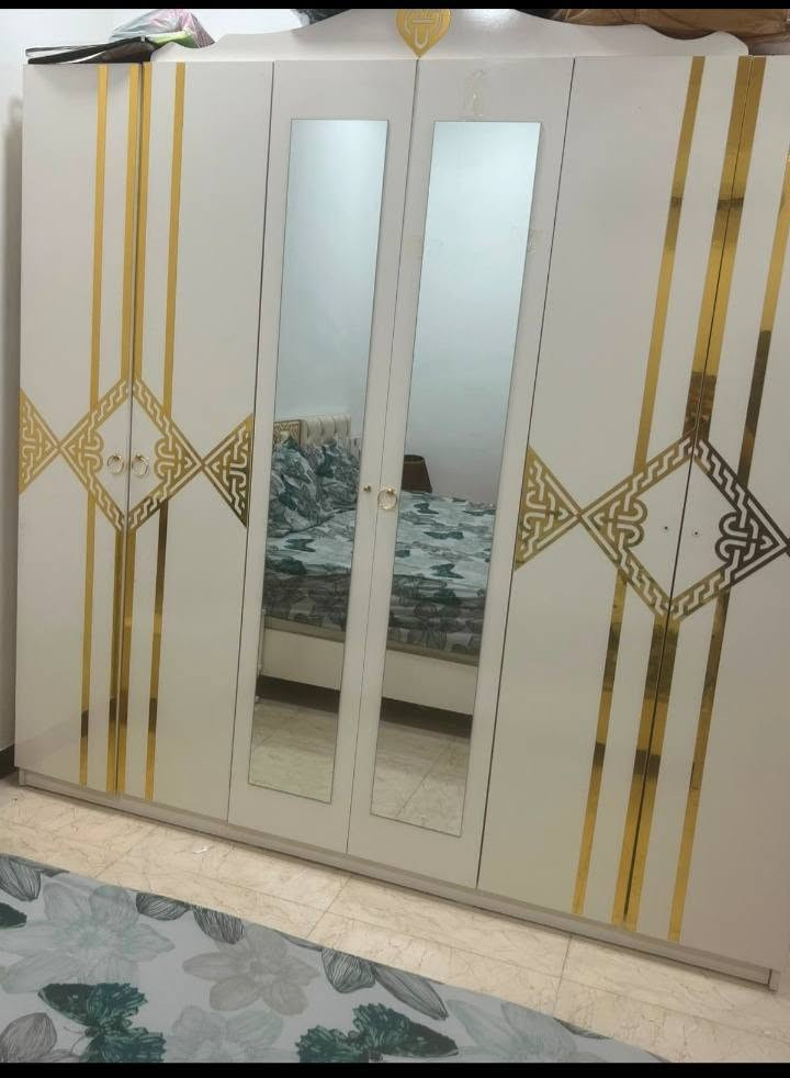 غرفة نوم مستعملة قليل للبيع
السعر ٥٠٠ وبيه مجال 
نضيفة كلش ما بيه اي ضرر 
هاتف  واتساب  الخاص مفتوح  ***********
