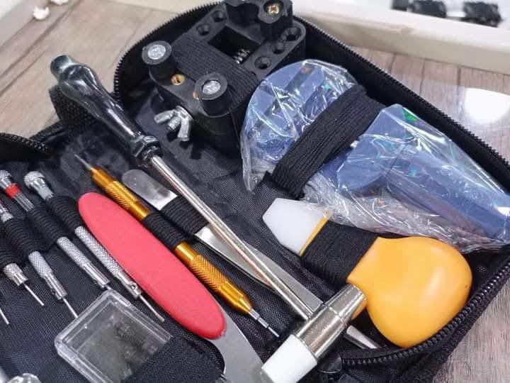 عدة تصليح ساعات • ١٩ قطعة • جودة جيدة جداً