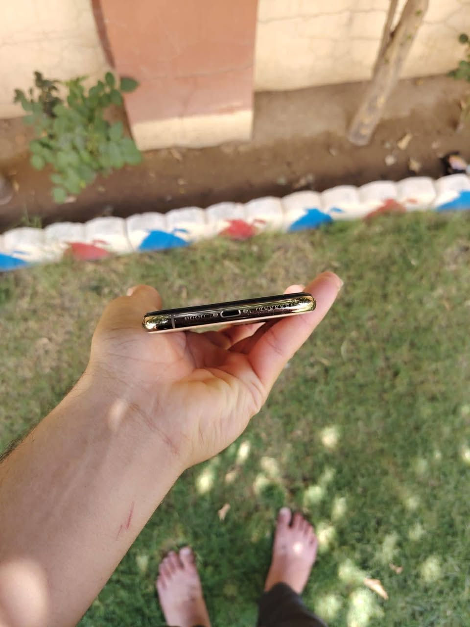 11 برو ماكس مبدل شاشه وفيس ايدي متوقف بطاريه 75 ذاكره 256 جهاز كله شقال كامره سماعه اتصال 
السعر 190 جماعه 160 لا طبون 
الرقم ***********

نص مكتوب في الصور:
- 9:34
- حالة البطارية والشحن
- رسالة مهمة حول البطارية
- حالة بطاريتك متدنية جدًا. يمكن أن يبدل أحد
- مزودي خدمة Apple المعتممدين البطارية
- لاستعادة الأداء والطاقة القصويين.
- العثور على خيارات الخدمة...
- الحد الأقصى للقدرة 75%
- هذا قياس لقدرة البطارية مقارنة بقدرتها عندما كانت
- جديدة. قد تتسبب القدرة المنخفضة بتقليل ساعات
- الاستخدام بين عملية الشحن والأخرى.
- أقصى قدرة للأداء
- ستساعد الأنظمة المضمنة في النظام والمكونات في
- تخفيف آثار الأداء التي قد تلاحظها أثناء التقدم الكيميائي
- في عمر بطارية iPhone.
- شحن البطارية المحسن
- للحد من استنزاف عمر البطارية، يتعلم الـ iPhone من
- عادات الشحن اليومية، بحيث ينتظر ولا يتجاوز 80%
- حتى يحين موعد حاجتك إلى استخدامه.