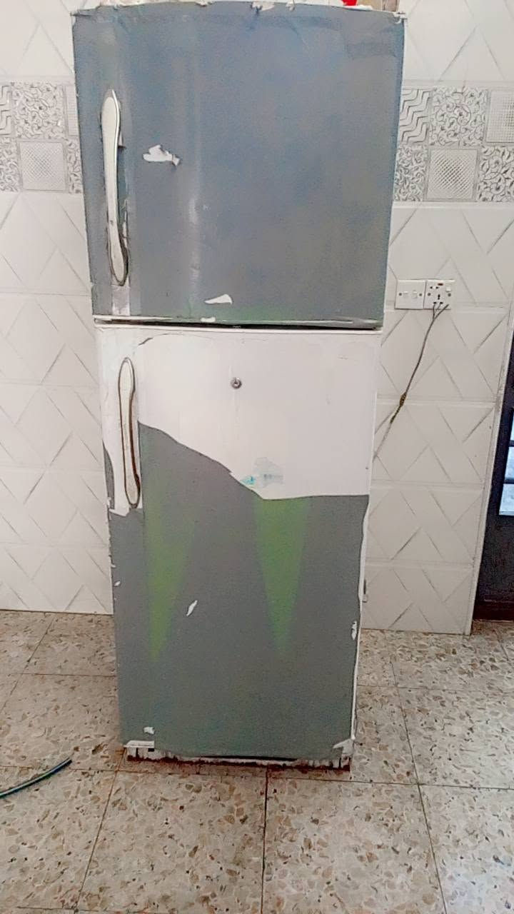 للبيع كولهن مابيهن اي خلل الثلاجه 175 السنك 90 الطباخ 25 مكاني بغداد مدينه الصدر ***********
