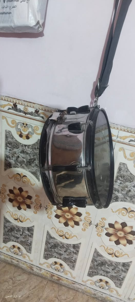 سايدرام  فرقة شعبية للبيع  السعر 75 وبي مجال

نص مكتوب في الصور:
- ابو كرار الشمري