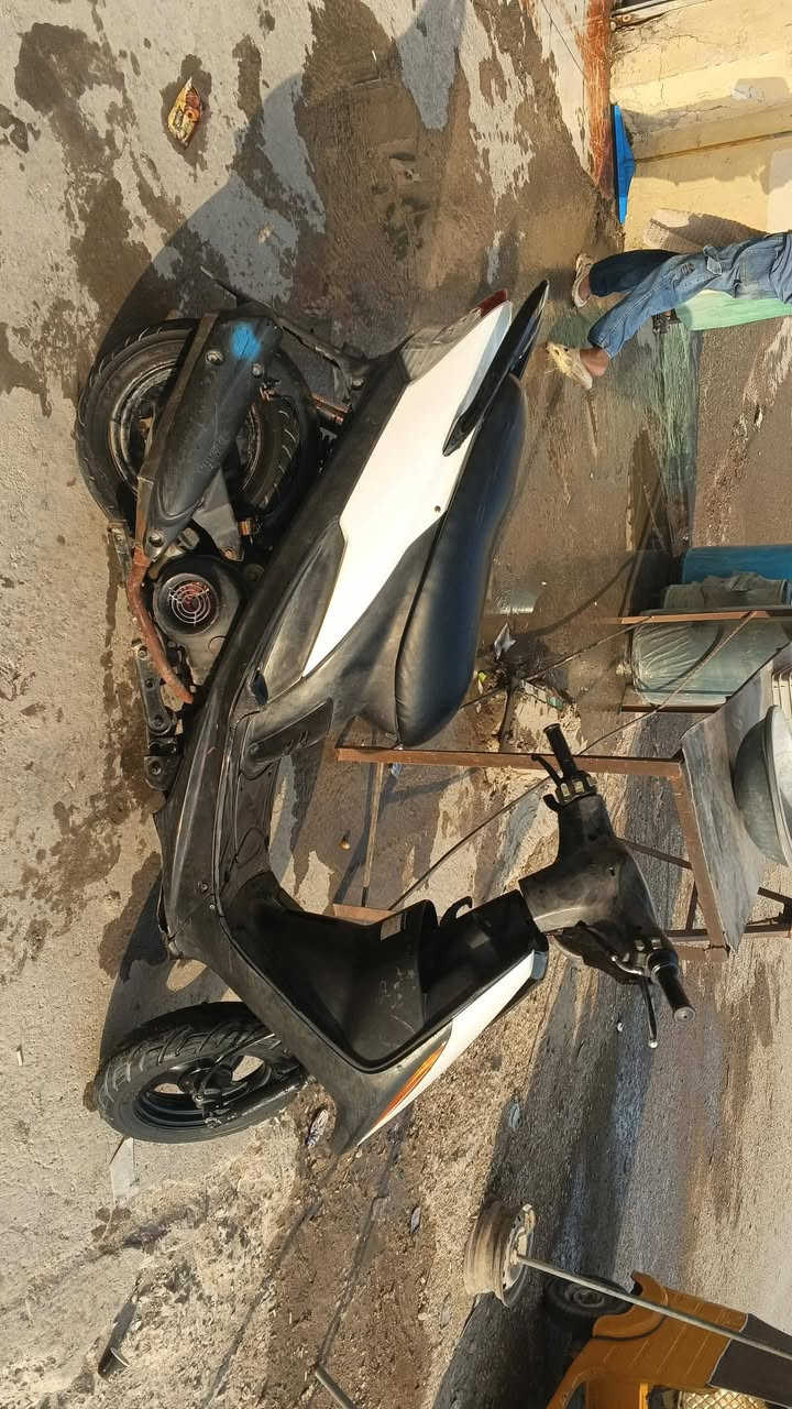 السلام عليكم دراجه مال ربه الدرجه خير من الله تجي تشوف بعينك وتخذه توديه وين ميعجبك درجه كلش نظيفه سعره 900وبيه مجال ***********
