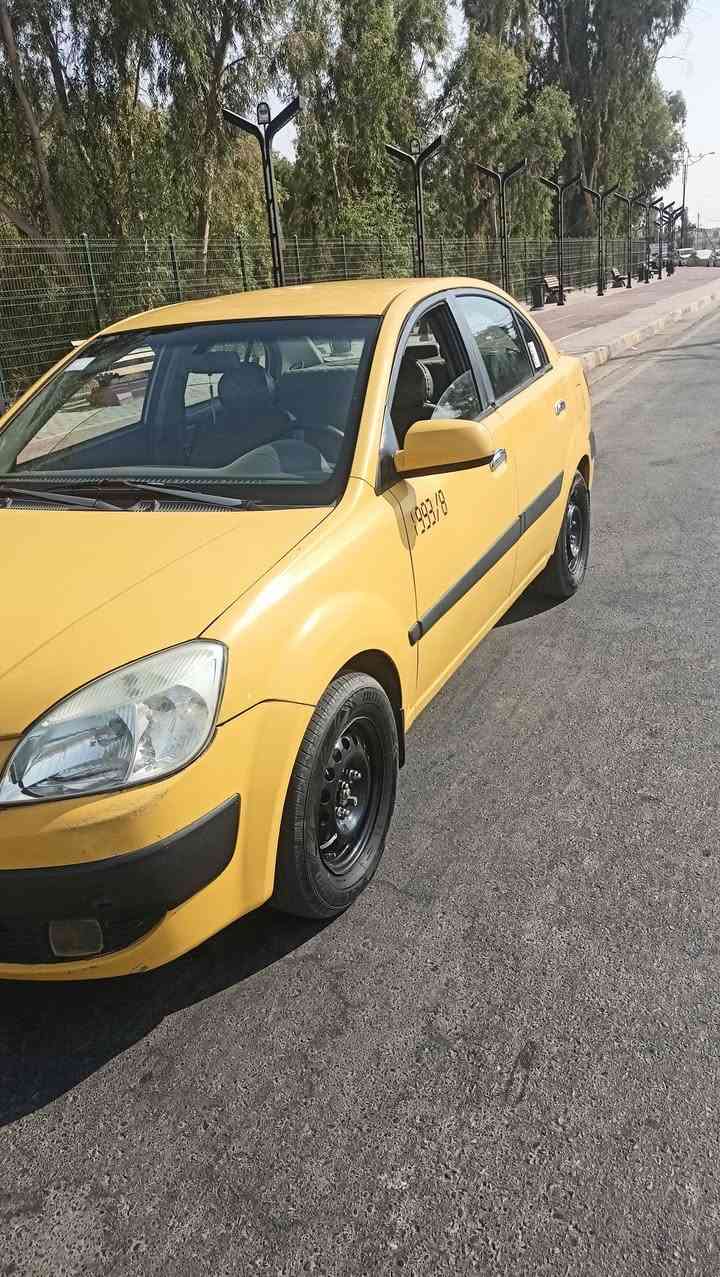 السلام عليكم 
كيا ريو موديل 2009 خليجي بدون 
ضرر فقط تلقيطات وشويه بالبوند بدون داخل 

تبريد وتدفئه شغال 

باتري جديد 

طخم تاير جديد 

غرامات صفر 
السعر 70 وبيها مجال قليل 
الاستفسار ***********
***********
