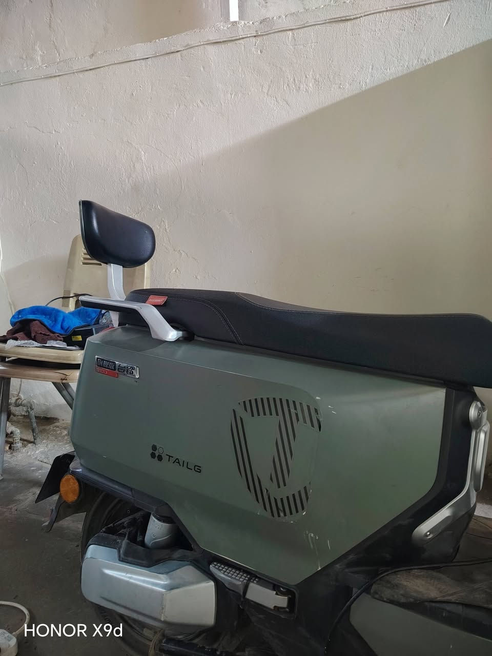دراجة شحن وحش كون { ريان }
====================================
بطاريات ٦ مسطره
دبل اشاره
لايت عالي ناصي
رماش
نظام R
نظام P
سرعه، 90 حقيقي 
تمشيك 80  كيلو ب شحنه وحده
السعر 875  بيه مجال
مكاني بغداد حي تجار قرب أسواق مركزيه 
الاستفسار *********** فقط واتساب

نص مكتوب في الصور:
- HONOR X9d