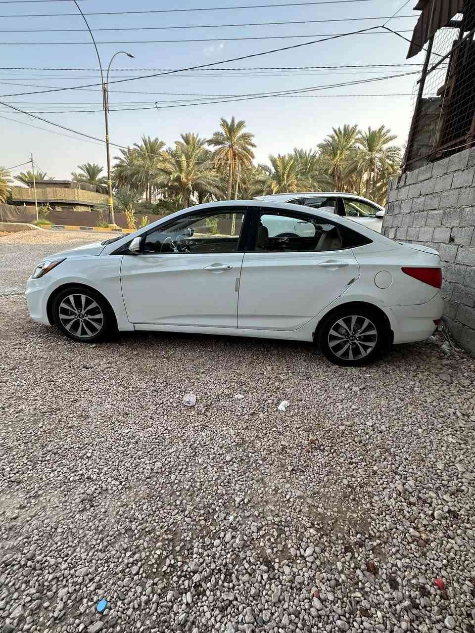 السلام عليكم  اكسنت 2013 وارد خليجي بيه بجم السياره جاملغات الاماميه مبدلات البنيد مبدل  والدعاميه مبدله وبيه كم ملاحضه بعد الشواصي بيهن تصليح السياره بسمي سنويه وهزه جدد نقص بس غاز مال التبريد وأي استفسار اتصل وبيك خير وتدلل سعره 75وبيه محال السيارة جاهزه من حداديه تخم تاير كهربائيات كله شغاله والسياره خير من الله ***********مكاني كربلاء الحسينيه
