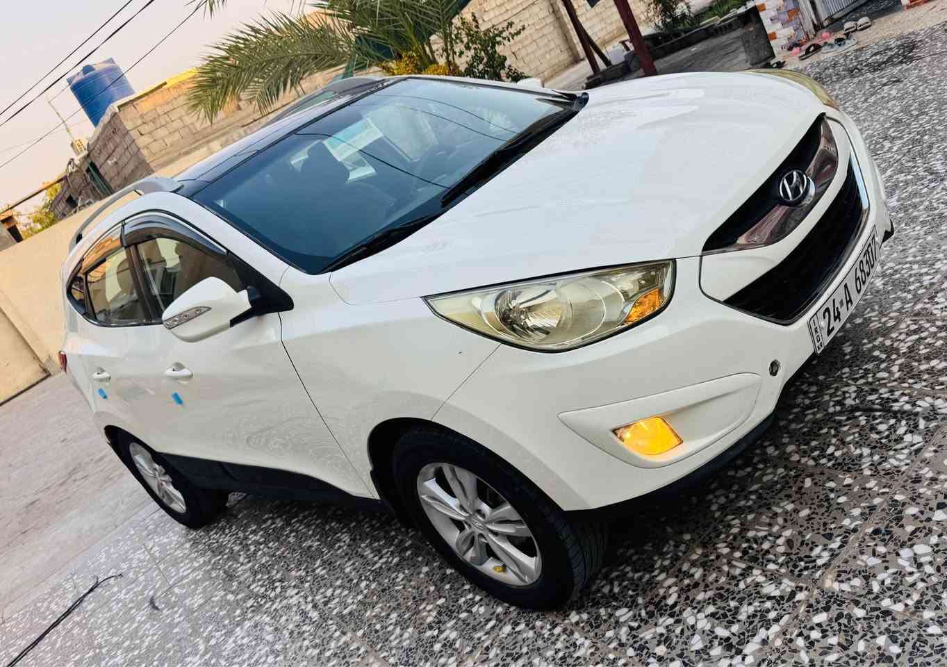 للبيع *********** السعر 103توسان موديل 2011 خليجي محرك 2400 دوش بنوراما رقم شمالي سنويه وأرقام وهزه لل31 بيها صبغ أربع قطع بدون اي داخل اثر شخوط  شواصي وتكم ولغود مكفولات سونار مرفق السياره كير ومحرك جيد حداديه تبريد السياره حلوه وجاهزة السعر 103 مكان السياره كربلاء المقدسة كربلاء, العراق
