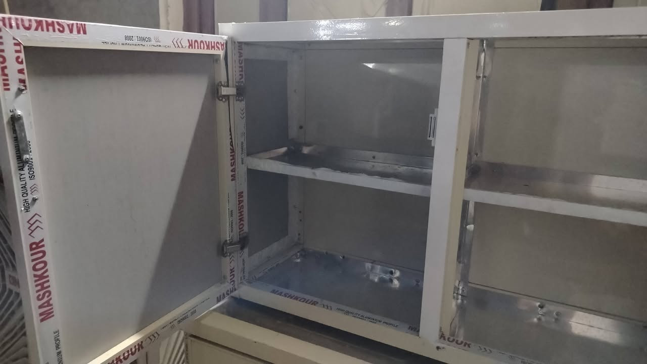 سلام عليكم كاونتر للبيع نضيف قطعتين سنك ويا ملحق السعر 130 وبي مجال مكان كركوك حي الواسطي الرقم *********** بي وتساب
