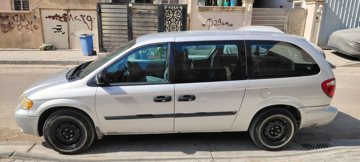 دوج كرفان 2007
الباب الي بصف السايق مبدل
فاتح كور قبل سنتين
تحتاج ادامه لمنظومة البانزين 
السعر 82 ورقة للاستفسار
***********
