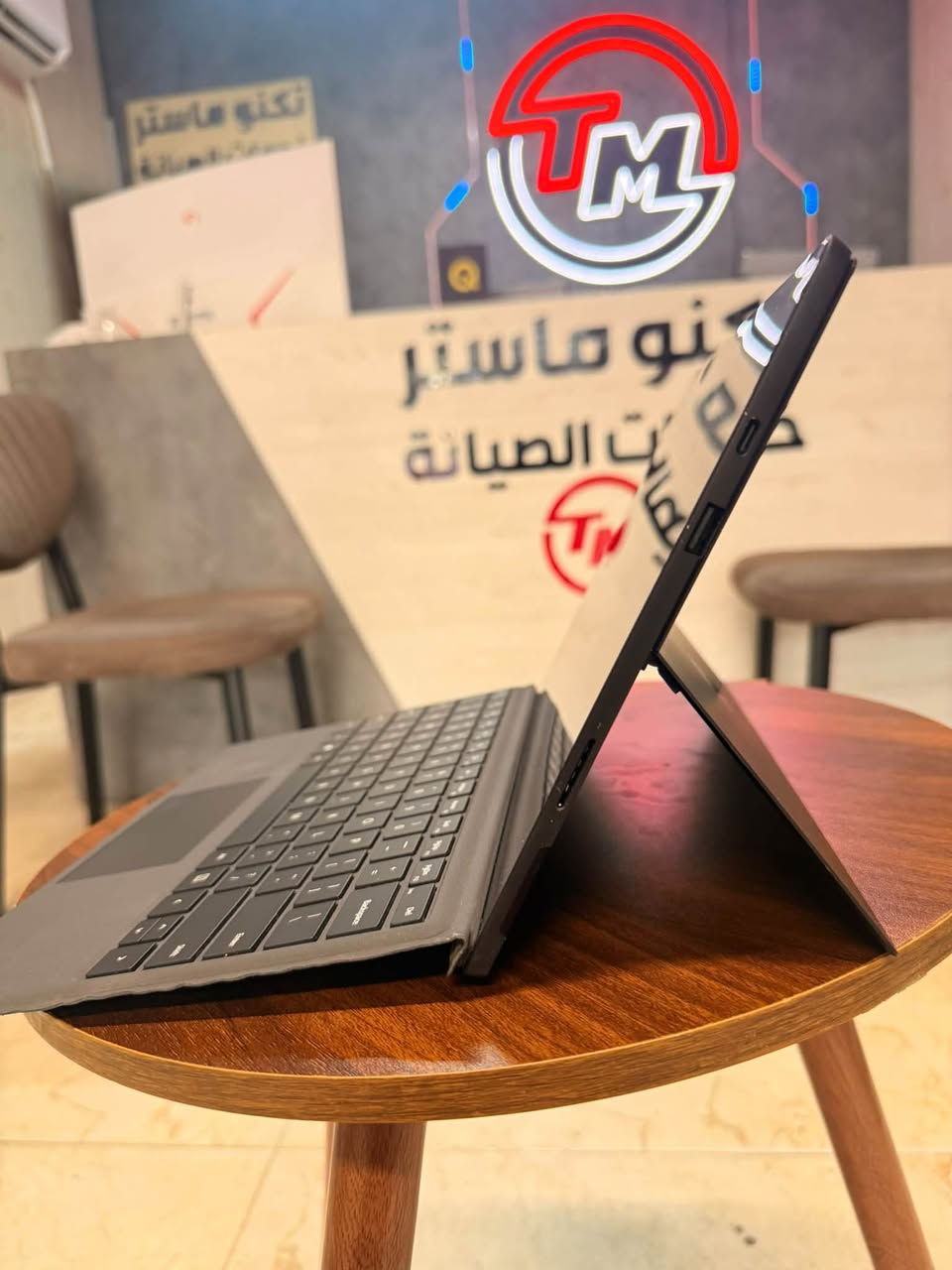 اول نسخة نزلت بتايب سي 😮من شركة  مايكروسوفت وهو جهاز المايكروسوفت سيرفس برو ٧ من الجيل الحادي عشر 🔥

👨‍💻 البطارية نسبتهة ٩١٪؜ 

👨‍💻كور اي فايف جيل العاشر فئة G7 السلسة  (i5-1135G7)

👨‍💻 رام (8 )كيكا بايت من نوع DDR4 بتردد 3733 MHz

👨‍💻 هارد ( 256) كيكا بايت من نوع

 SSD M.2 Nvme Samsung من اغلى انواع الهاردات

👨‍💻 شاشة حجم (١٢.٣) انج بدقة (2736x1824) (2K)

👨‍💻 كيبورد منفصل وضوئي مع امكانية اللمس بعشر اصابع والقلم ايضا 

👨‍💻 ياتي مع الشاحنة والكيبورد وصندوق عادي لنقله بامان.

📲 للتواصل ومعرفة الاسعار الاتصال على الارقام 

📞***********

📞 ***********

او التواصل على الماسنجر او الواتساب بلارقام اعلاه
