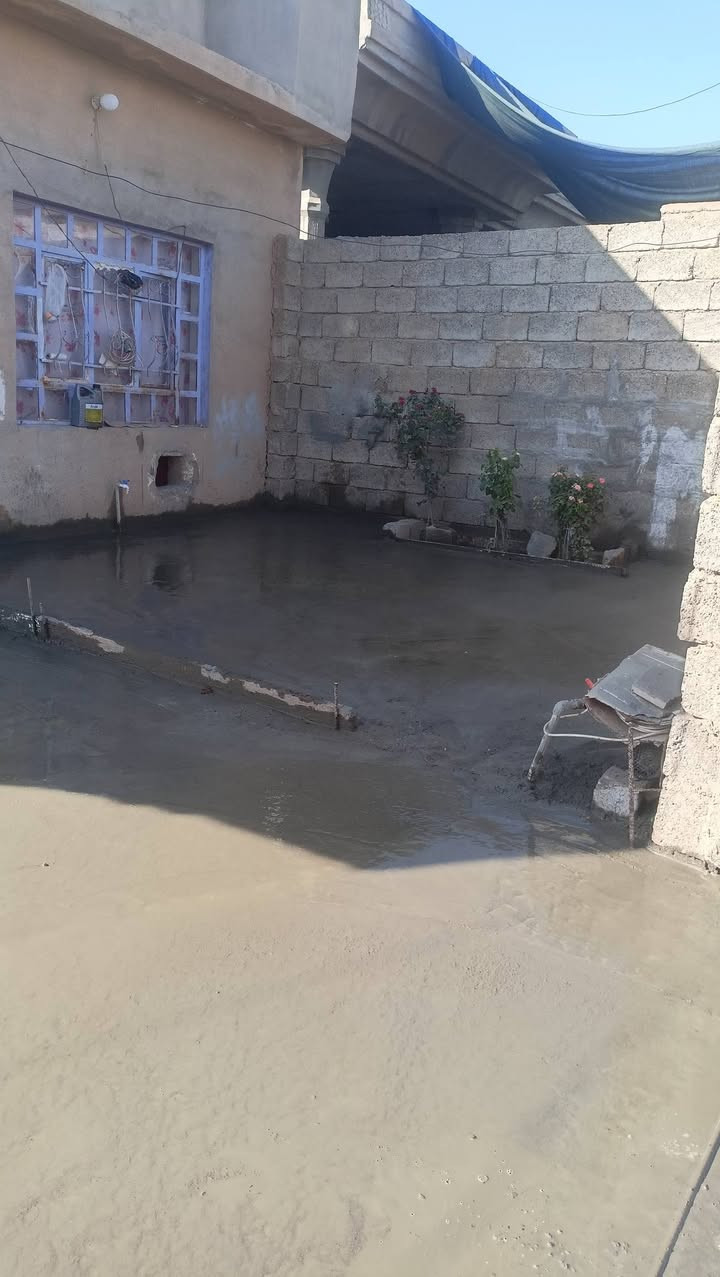 السلام عليكم
صب لاش 
وصب ناعم 
وصب اساسات 
وتسليح وتسفيط اساسات وصب حواش وصب ساحات 

***********
