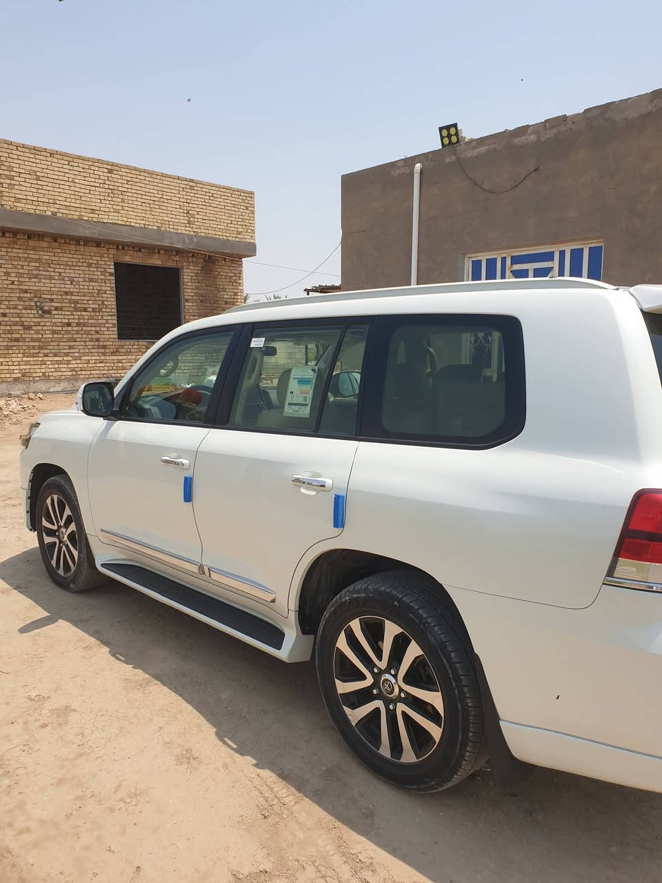 لاندكروز مديل 2018 بريميه للبيع كفاله عامه مكان ديوانيه قضاء عفك *********** السعر خاص
