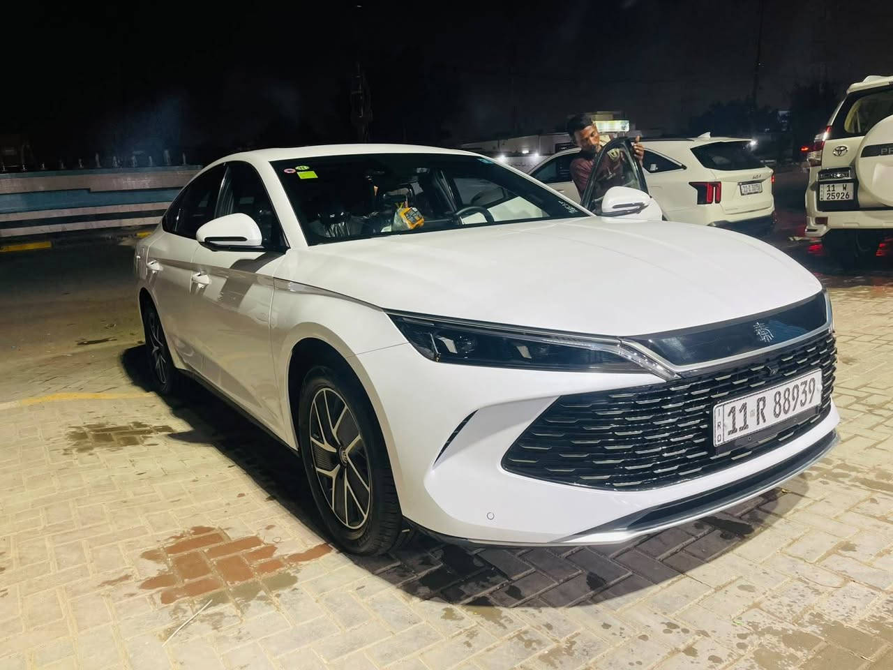 سلام عليكم BYD للبيع كين ال موديل 2024 سياره  كامرات خمسه بطاريه 120 سياره كفاله عامه سياره ماشيه 12666 الكلي سياره مدوشمه سفاري وكشنات عده رصعه بل بنيد مال حصوه مكاني بغداد الدورة استفسار ***********
