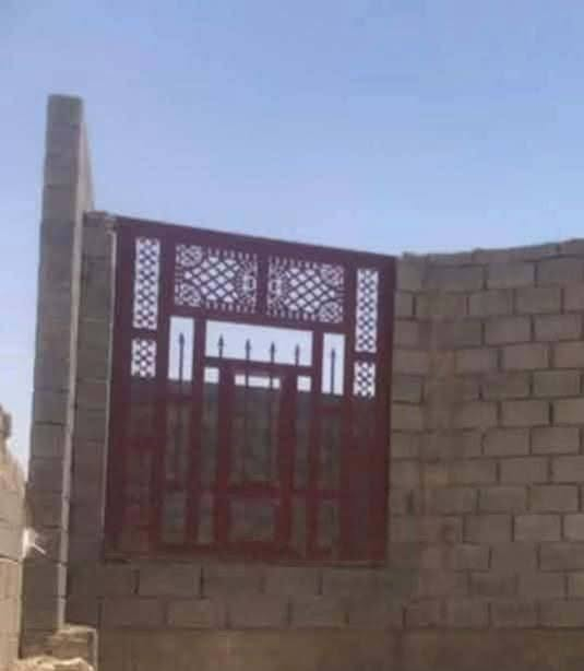 هيكل للبيع مساحه 100متر جاهز بوب شبابيك كله تفصال اصلي نقص فقط سكف جاهز بتلو مضبوط بلوك كلر كلاب 
***********
النهروان/قرب صيطرة النهروان قرية السواعد 
السعر 18 وبي مجال للشراي 
*********** واتساب
