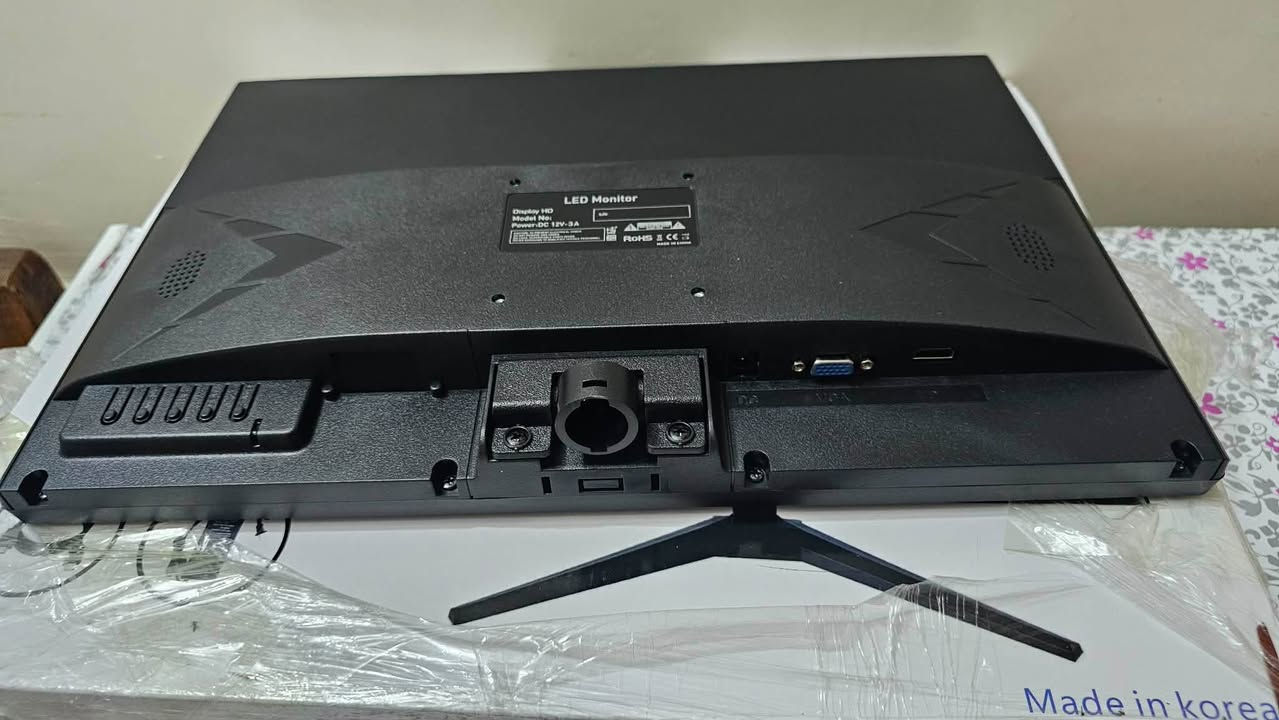 السلام عليكم متوفر شاشه حاسبه
منفذ HD و VGA بيها. صوت 
السعر 75 واصل 
البصره الفاو 
***********
