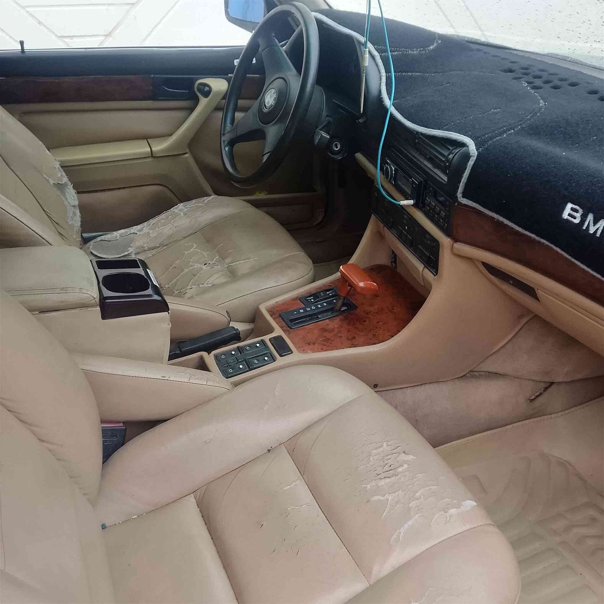 بي ام موديل 89 تحويل ثاني يوم 
سيارة خير من الله الله شاهد 
السعر 40$ وبيها مجال 
عنواني بغداد مدينة الصدر 
رقم ***********
واتساب ***********
