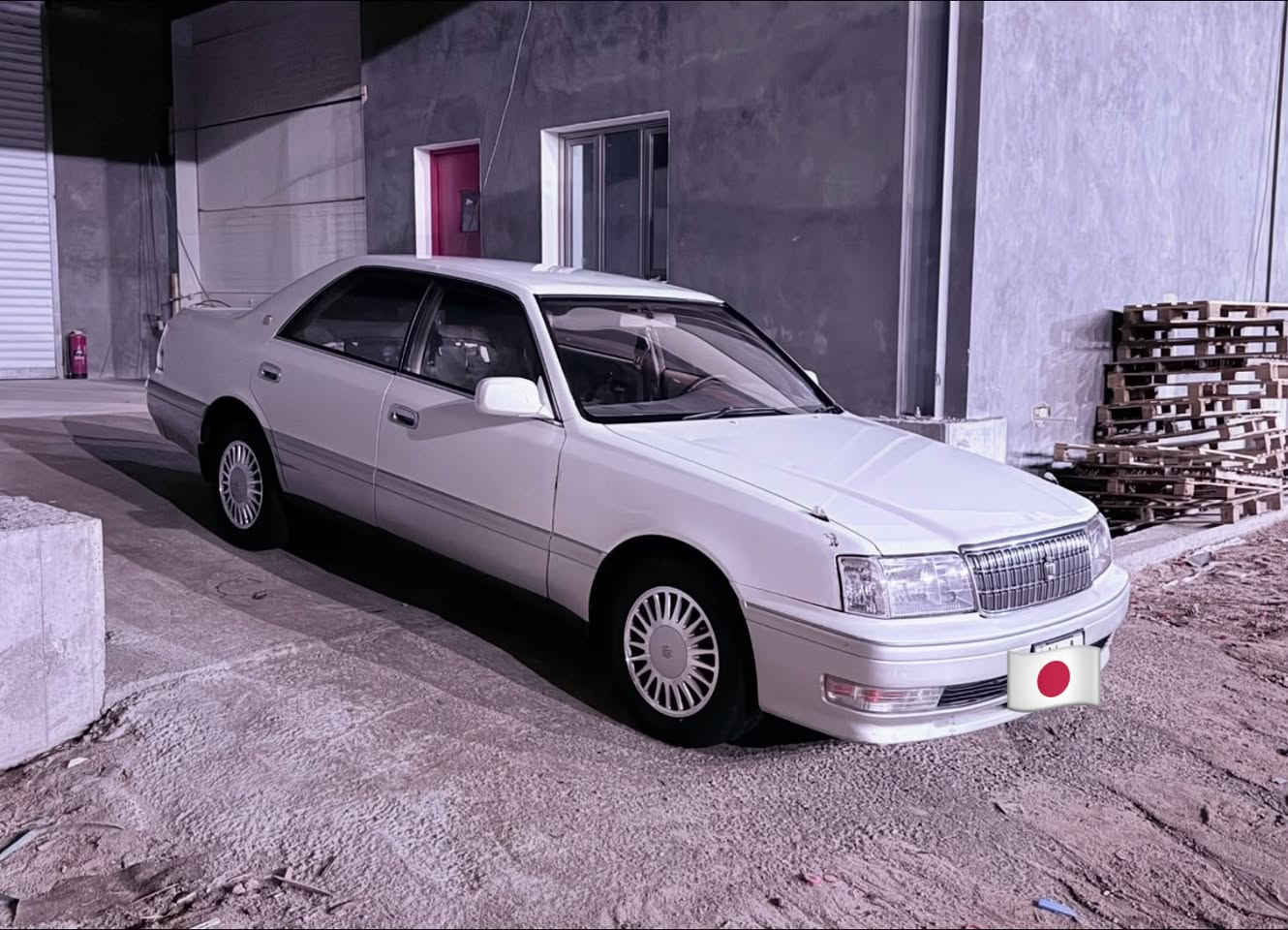 السلام عليكم 
تويوتا كراون راس الثور فلات 
مديل 1996 
سياره متعوب عليها معنى الكلمه محرك 3000 فيفيتي فيشتين وكير 8 فيش محرك وكير جدد كفاله سياره مكفوله من نقل جثه ومن الكصه ومن العيب الشرعي سياره كفاله عامه صدر توني مشتغله تواير طخم كامل توني شاده كمبريسر جديد منضومه تبريد كامله توني شادها تبريد ثلج 🧊 شاشتها شغاله مضخم صوت ومسويلها ادامه محرك ف سياره جاهزه م تصرف عليها ولا ربع  ورقم بصره مشروع وطني صاعده هزه ورقم انكليزي بسمي مداور ثاني يوم وكامله من كل نواحي سياره كفاله عامه وبالعافيه ع يالخذها 🇯🇵
عنوان بصره 
رقم التلفون اتصال وت ساب ***********
