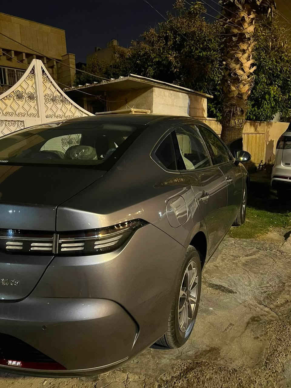 السلام وعليكم
للبيع بي واي دي دستروير موديل 2025 ماشية 22الف بالحالة الزيرو السيارة جديدة جديدة مواصفات فول عدة الفتحة 

رقم بغداد تحويل ثاني يوم

السعر 128 

للاستفسار ***********.
