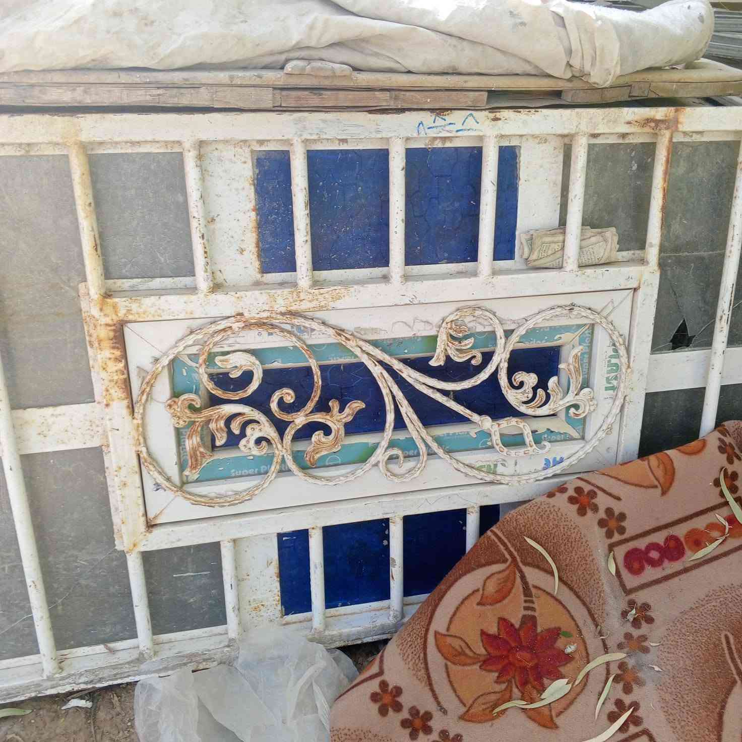 السلام عليكم محجر وشباك اللبيع  عداد محجر اثنينرقم وساب*********** بيع مستعجال

