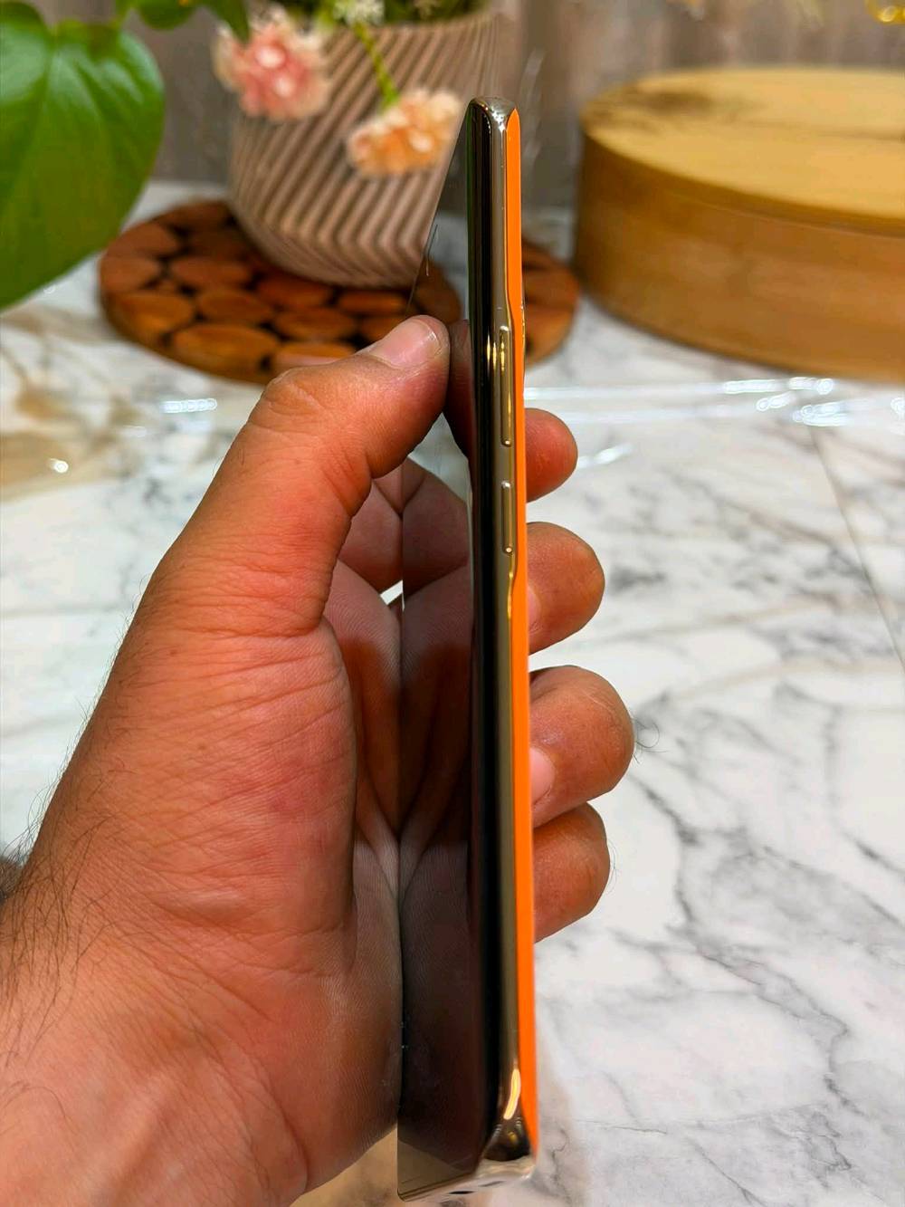 📱 HONOR X9c
• رام 12GB
• ذاكرة 256GB
• كاميرا 108MP مع OIS 📸
• شاشة AMOLED بحجم 6.78 إنش ✨
• معدل تحديث 120Hz ⚡
• معالج Snapdragon 6 Gen 1
• بطارية 6600mAh 🔋
• شحن سريع 66W ⚡
• نظافة 95% ✨
• كامل الملحقات 💢💯

• مكاني الدورة ابو دشير 💬💯

💰 السعر: 375 ألف وبي مجال بسيط ماكوو توصيل 🚫💯

📲 للحجز والتفاصيل واتساب: *********** واتساب متواجد؟