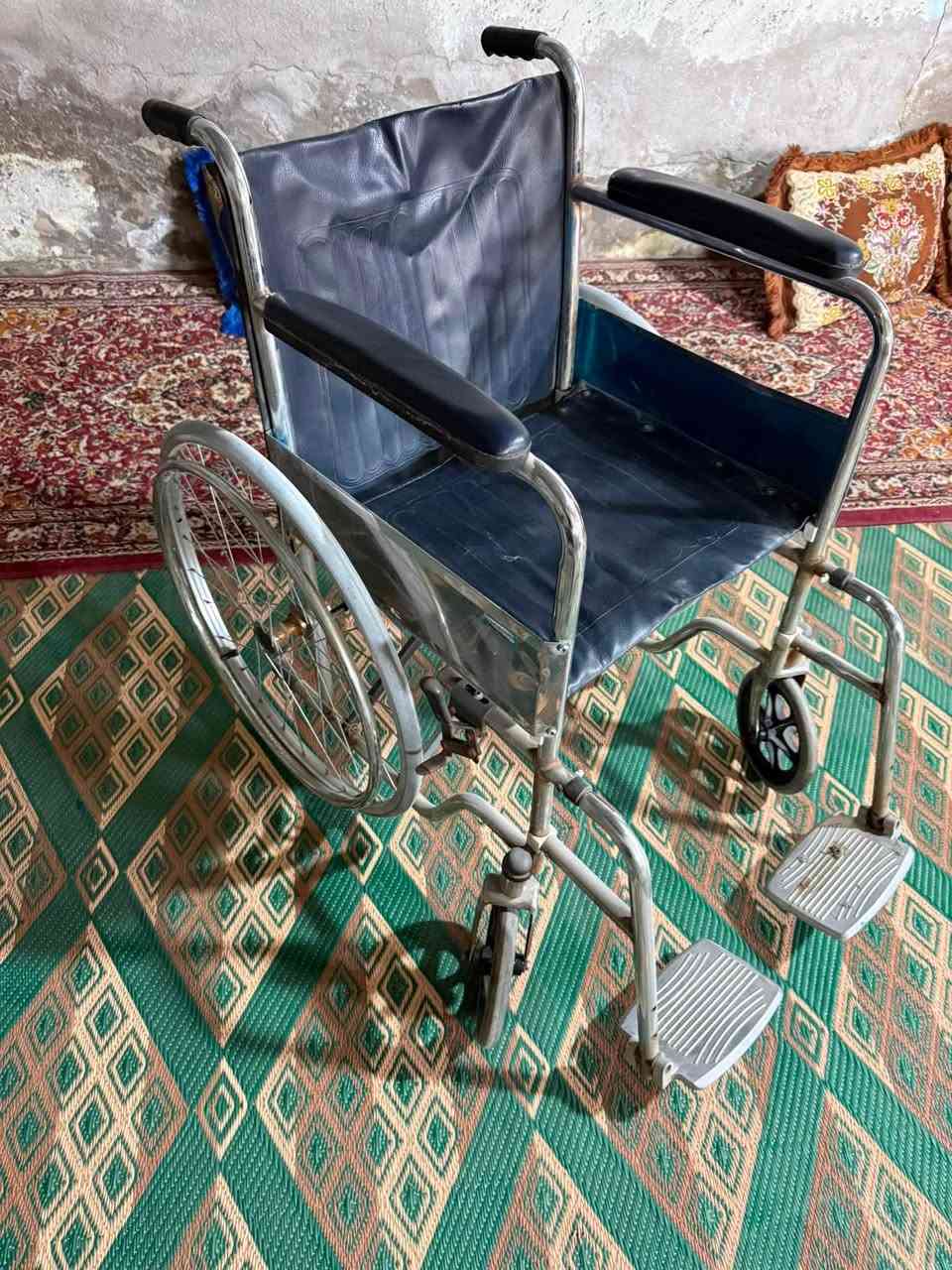 مستخدمة قليل السعر 80 ألف مكاني بغداد توصيل موجود رقم ***********
