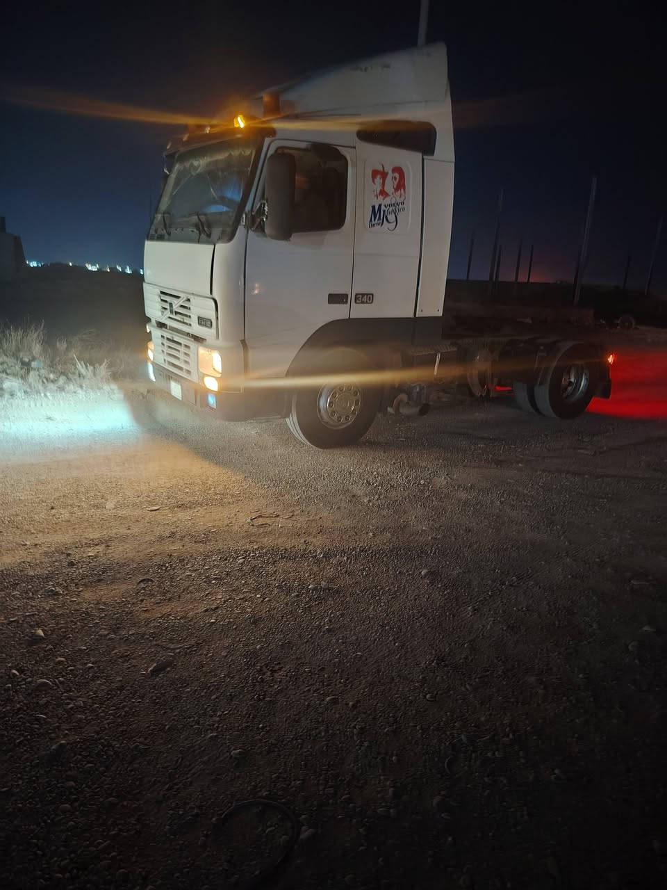 سلام عليكم للبيع فالفو موديل95 رقم صلاح الدين سنويه لل27 كير محرك شاصي شرط السعر 90 الشراي يتصل ***********
