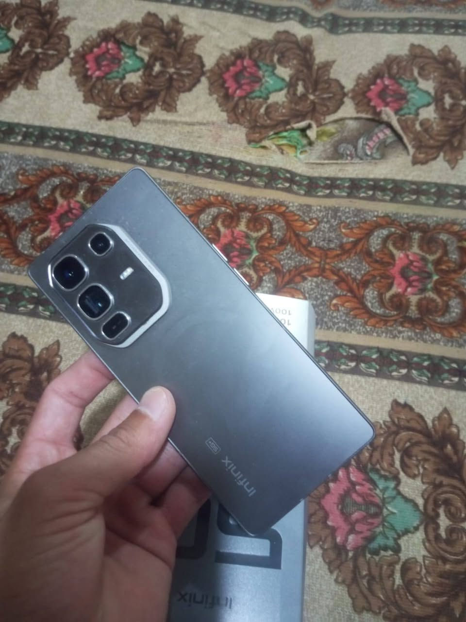 السلام عليكم ورحمه الله وبركاته
Infinix NOTE 50 Pro+ 5G
بيع مستعجل ب 400وبي مجال 
راسلني واتساب او اتصل عليه 
مستخدم شي قليل كراتونه معا 
رقمي اتصل او راسلني واتساب
***********
