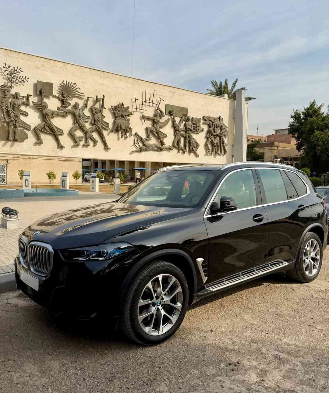 Bmw X 5 40i xdrive 2024 ..دفع رباعي مو ثنائي ..
Driver assistance professional  
  ***للبيع مو للمراوس ***
ماشية 15 الف ميل اللون اسود ميتالك ،داخل ابيض 
تغليف ppf فرنسي براند hexis ب ٢٥٠٠$ مو تجاري
حادث بسيط دعامية ،بدون نقص صفر مسج،اخت الزيرو الداخل والكشنات زيرو بدون اثر استخدام وكشر السيارة جديد لاشخوط ولا رصعات ولاسمكرة ماتبين وارد امريكا,
مكان السيارة بغداد - الجادرية
السعر 50000$ 
للتواصل واتساب فقط ***********
