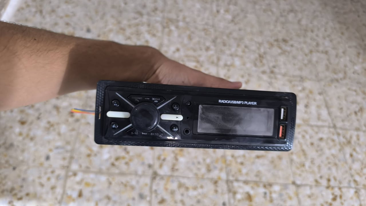 سلام عليكم غراض تكتك للبيع كلهن ب ٢٥ الف مكاني سبع البور 
١ فلنجه جديده 
٢ بنزات جديده 
٣ مسجل شغال 
٤ قمجيات كير 
٥ مرايه صفحه يمنه 
٦ حامله مطاره 
٧ قبق كتف 
رقمي ***********
