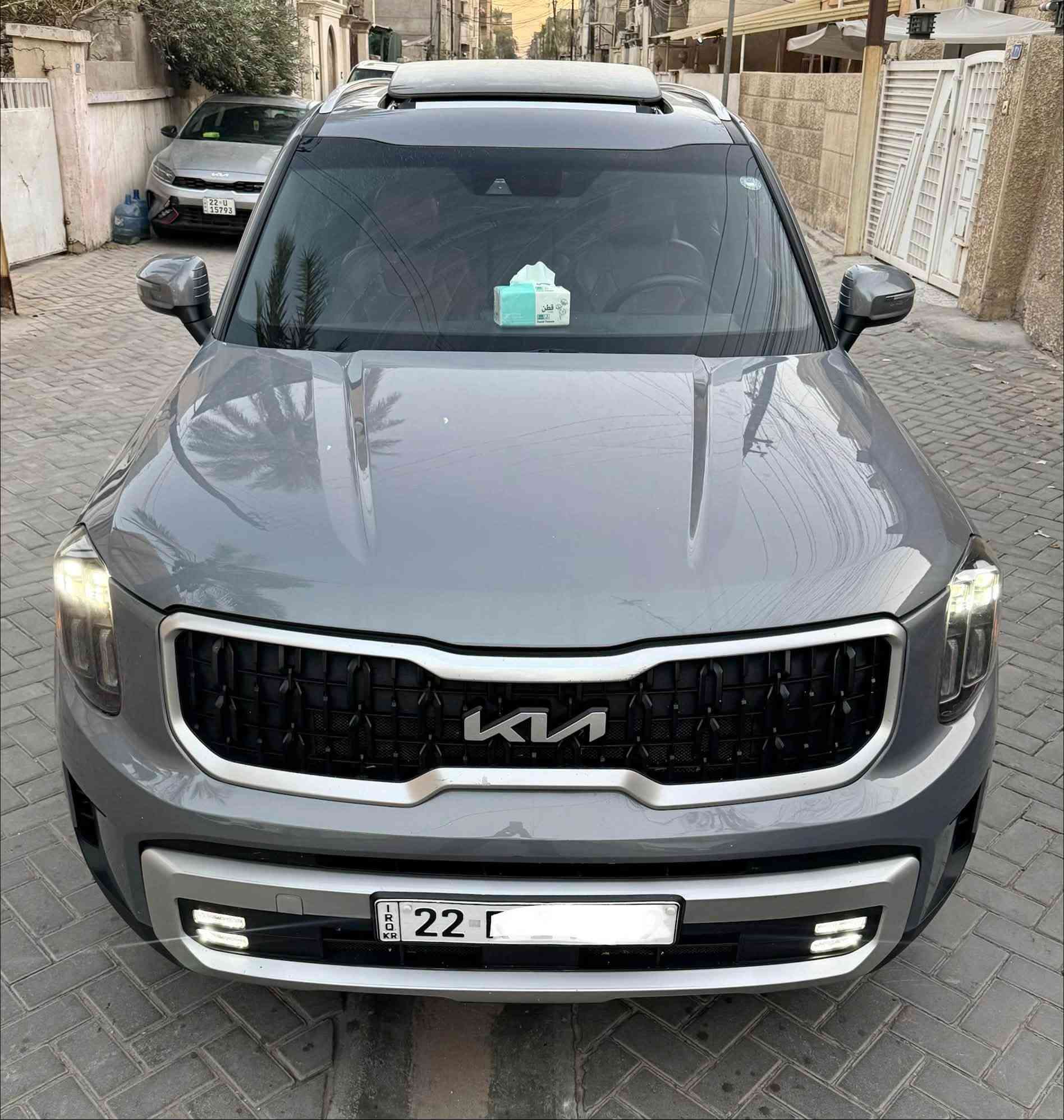 السلام عليكم كيا تلورايد 2023 فول مواصفات كشنات تبريد وتدفئة بردات جانبية فور ويل داخل كشنات ماروني سيارة جداً نضيفة امريكي فقط جاملغ مفتوح جهة سايق بدون حادث مبدل رقم اربيل مكانها بغداد 
***********
