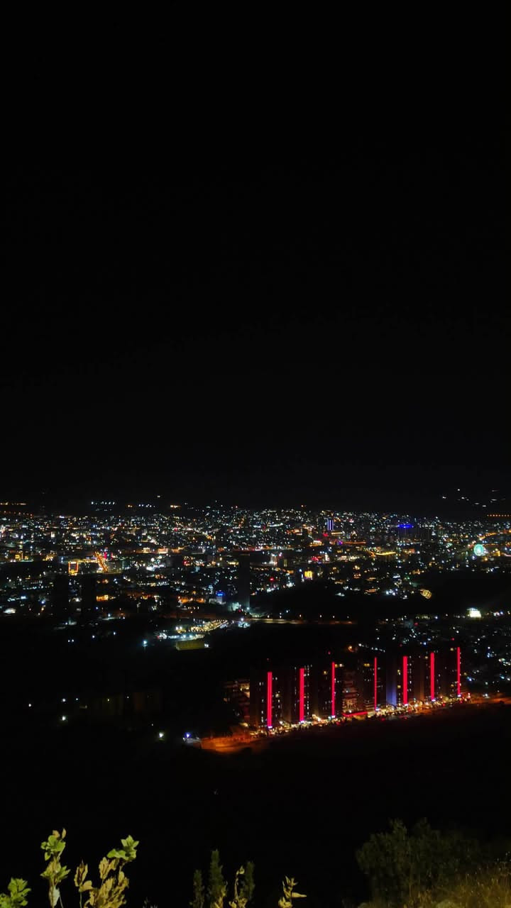 🌟 شركة جنوب الموصل للسفر والسياحة 🌟
🏔️✨ رحلات دهوك وزاخو من قضاء الشرقاط ✨🏔️

السلام عليكم ورحمة الله وبركاته ❤️
إلى أهلنا الكرام في قضاء الشرقاط، نود إعلامكم بتوفر رحلات سياحية مميزة إلى دهوك وزاخو بأجواء جميلة وممتعة 🌿😍

📅 انطلاق الرحلات:
🔹 يوم الثلاثاء
🔹 يوم الجمعة

💰 أسعار الرحلات:
🔸 رحلة يوم واحد: 15,000 دينار عراقي فقط
🔸 رحلة يومين: 35,000 دينار عراقي
🏨 تشمل مبيت + إفطار صباحي

📍 برنامج الرحلة يتضمن:
🏞️ مصيف دشتتا
🇹🇷 حدود تركيا
🌲 مصيف إشرانج
🍽️ استراحة ومطعم
🦁 حديقة الحيوان
🏔️ جبل زاوي — اختياري
🛍️ فاميلي مول
📸 وأماكن سياحية جميلة أخرى ضمن البرنامج

🚌 باص خاص للعوائل
🚌 باص خاص للشباب

✨ رحلة منظمة ومريحة وبرنامج سياحي متنوع يجمع بين الطبيعة والترفيه والتسوق، لقضاء أجمل الأوقات مع الأهل والأصدقاء.

❤️ شركة جنوب الموصل… رحلتك أحلى وذكرياتك أجمل!

📞 للحجز والاستفسار:
***********
