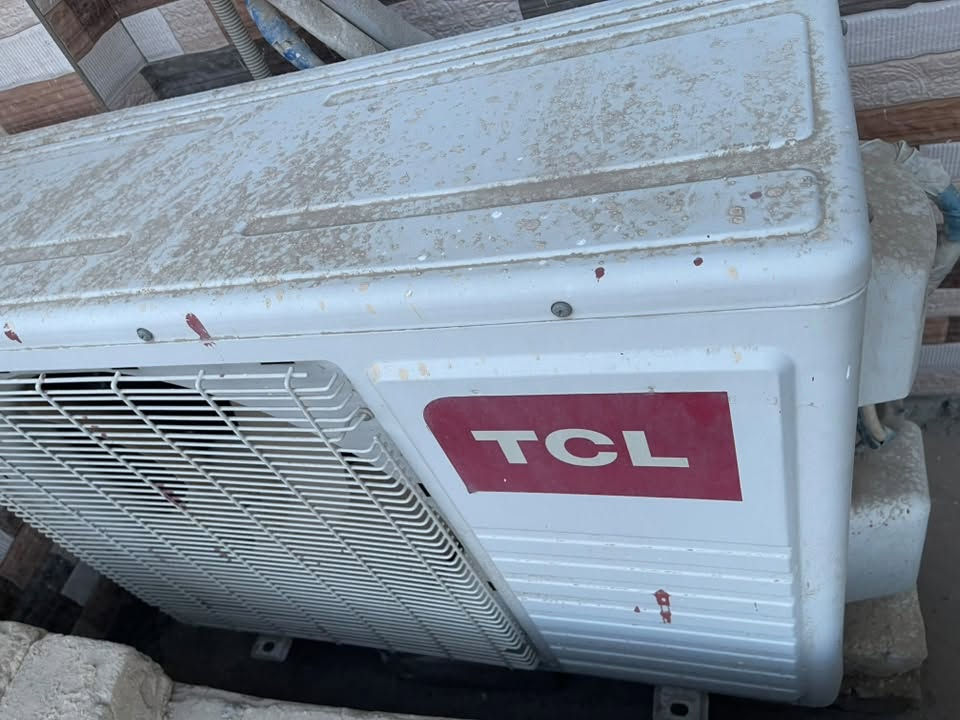 سلام عليكم سبلت TCL 
تبريدة مابي يحتاج غاز 
دفع مالته جيد 
ونظيف وشغال وشرط الفحص قبل لا تاخذة
سعره 250 الف دينار 
عنوان حلة /الكرامة / ***********
