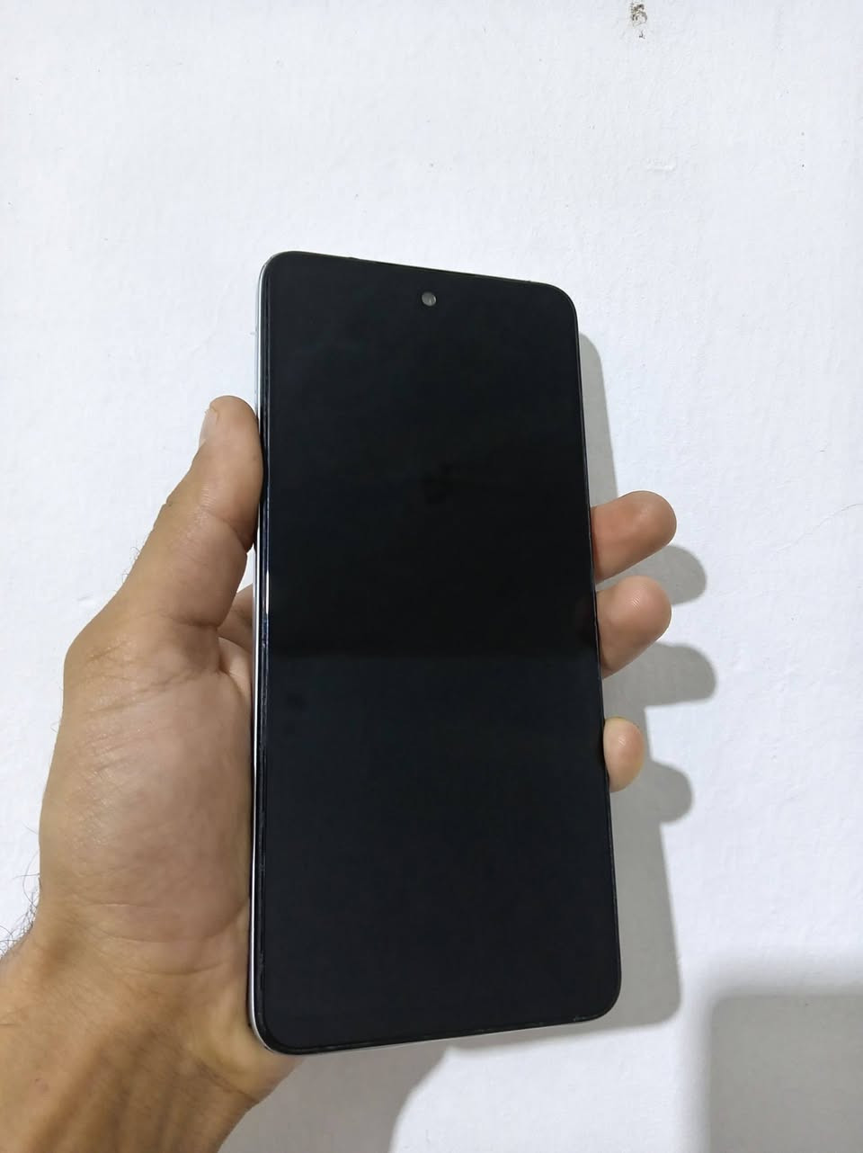 أيتل RS4 • ٢٥٦ جيجا • شاشة ١٢٠ هرتز