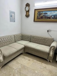 ديوان 7 مقاعد السعر 200 الف مكان بغداد للاستفسار 07722667288