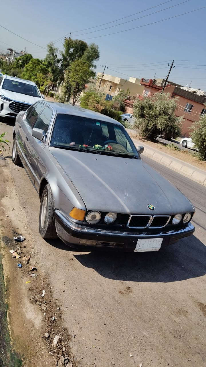 بي ام 1991  شرط الوكالة والتحويل لاصرف ولانفخ تبريد شغال مضومه غاز  100 لتر كير شرط وضع شركة داخل جلد وصاج  فقط البونيد بي صبق  السعر 50 ورقه وبيها مجال *********** رقم  ***********
