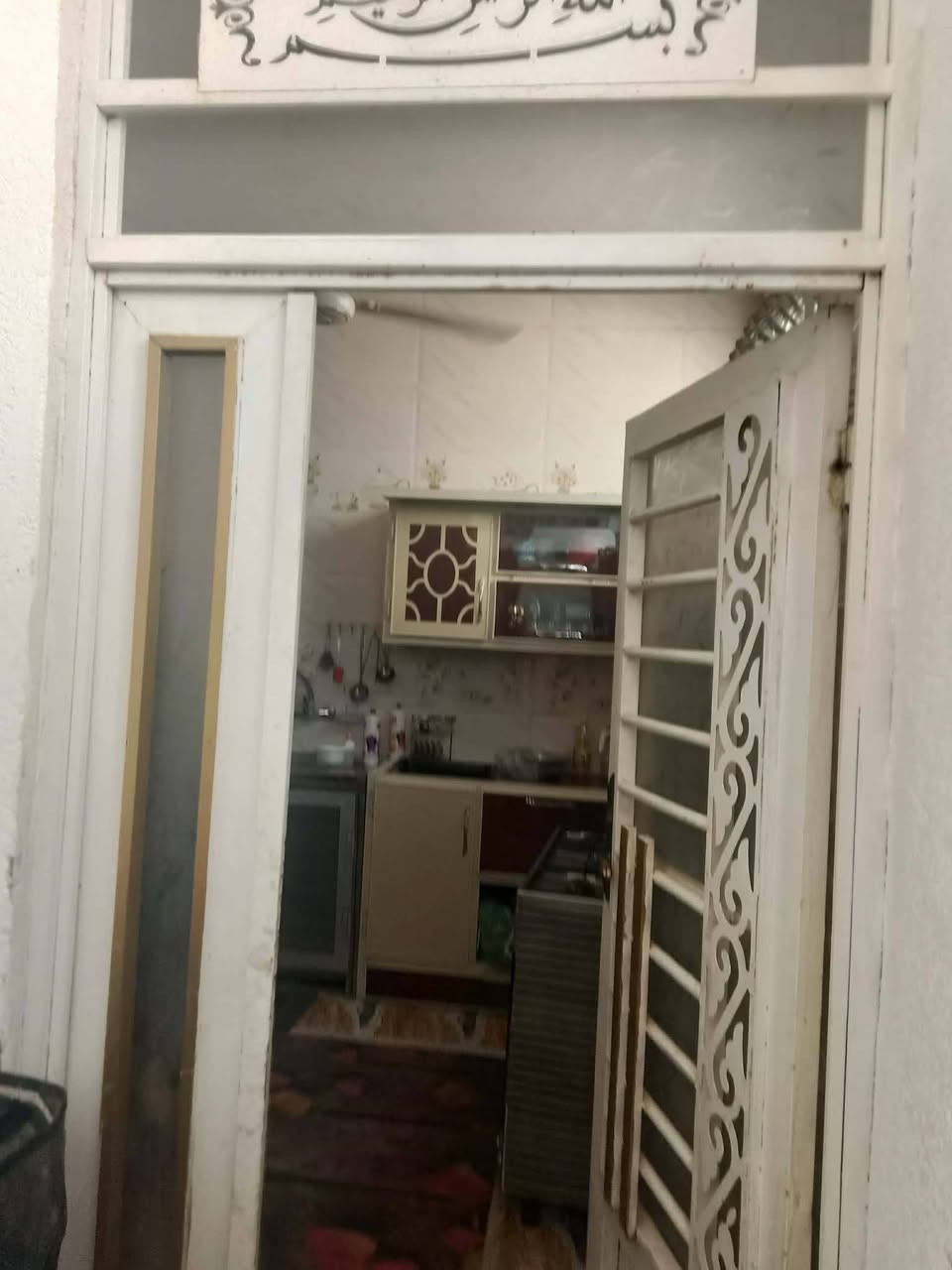بيت 50متر ركن طابق واحد غرفة 5/3 وصالة 5/3ومطبخ 3/3.50  وصحيات  2/2 *العنوان كربلاء بداية الشبانات شارع الشهيد اثير الزاملي تفاصيل اكثر ***********بي واتساب @*********** يبعد عن الامام 10دقائق  السعر 45وبي مجال
