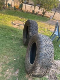 اثنين زوج تايرات جبليايت  نضيفات البيع سعر خاص رقم الهاتف 07776838715