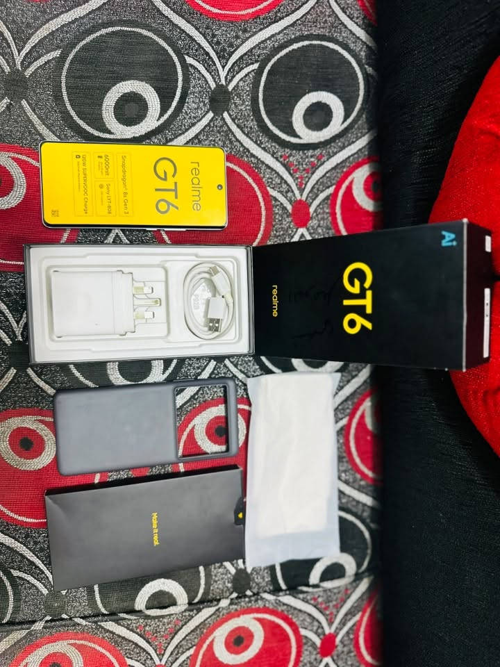 Realme gt6
(مكلّف بالنشر )
الجهاز فلاكشب كيلر  بكج متكامل نظيف لدرجة الجديد مع كامل ملحقات كارتون وشاحن  120 واط وكفر الشركة الاصلي 

الذاكرة : 256GB - العشوائية 12GB

المعالج : Snapdragon 8s Gen3
 بوبجي وباقي الالعاب القوية 120 فريم

الكاميرا : 50+8 +50ميكابكسل أماميه 32 ميكا

الشاشة : 6.78 بوصة - 120 هرتز - LTPO AMOLED

البطارية : 5500mAh +تقنية تبريد للهاتف
السعر 485,000✅ 

العنـــــ✍️ـــوان  الموصل الجانب الايسر حي فلسطين 

التواصل اتصال او عبـــر الواتسـاب ***********
