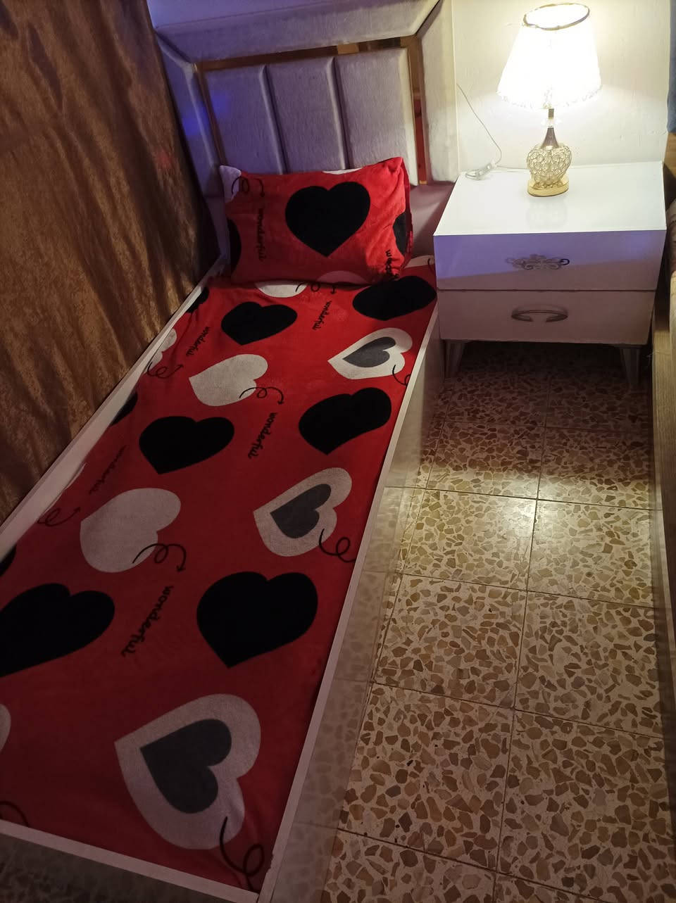 للبيع كنتور كبير جديد وجربايه ام نفرين ب 300  وجربايه ام نفر وكنتور صغيرب175 كنتور اطفال جديد ب100 العنوان بغداد تصال ع رقم *********** مكلفه بالنشر
