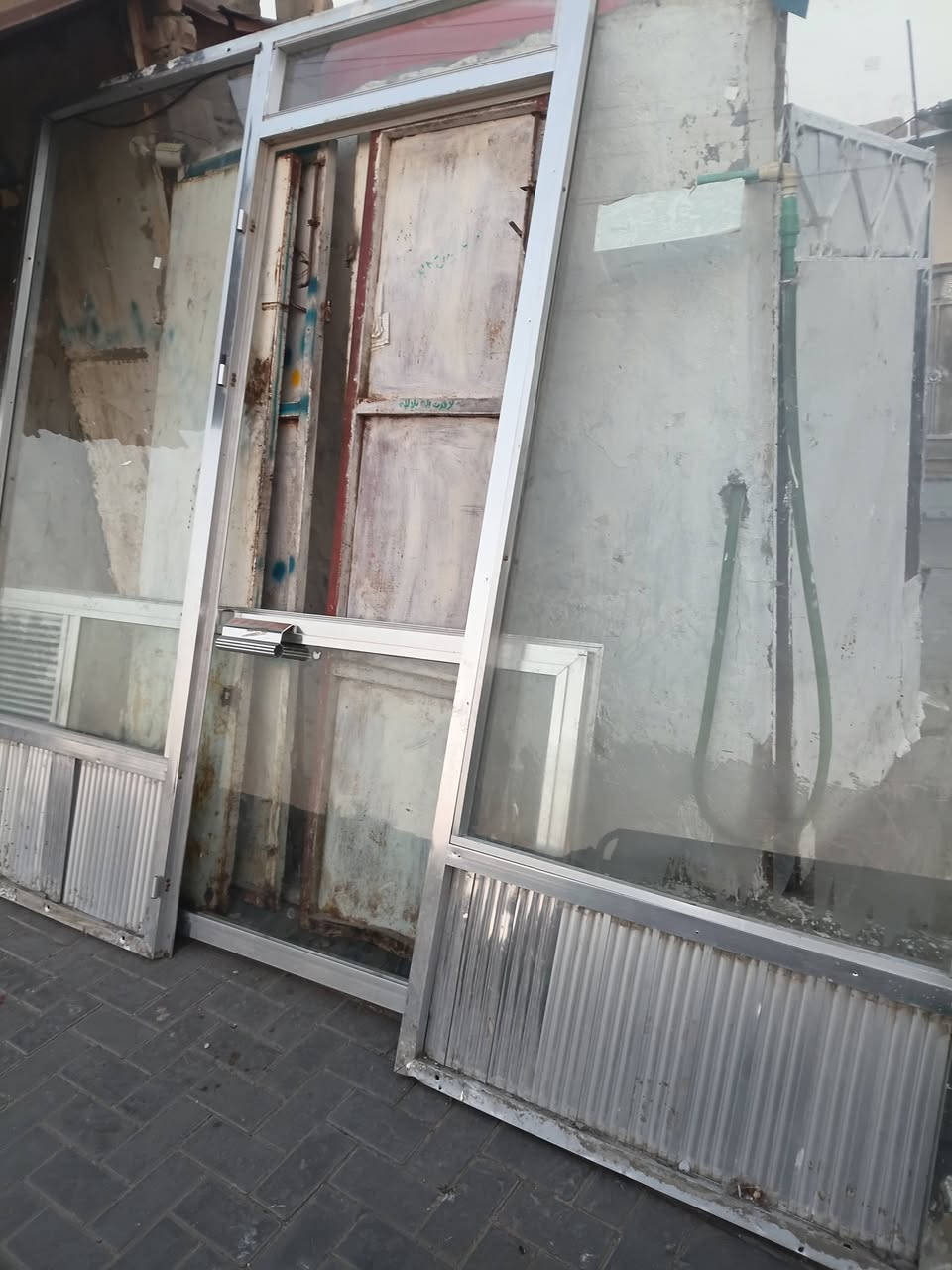 جام خانه للبيع العرض 2ونص الطول 2 متر نضيف مكانه بصره
رقم الاتصال***********
رقم الواتساب***********
