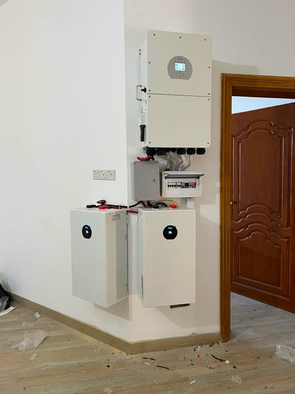 ☀️ تم بحمد الله إنجاز منظومة طاقة شمسية جديدة ⚡
📍 ذي قار / قضاء الشطرة
🏠 منزل الدكتور ماجد جليل راضي
🔋 مكونات المنظومة:
• 18 لوح Jinko Neo Tiger 3
• إنفيرتر Deye 16KW
• عدد 2 بطارية LiFePO4 Deye
• سعة البطاريات الإجمالية 32KWh
• بورد حماية متكامل ⚡
• نظام تبريد منفصل ❄️
• أسلاك خاصة بالطاقة الشمسية، مقاومة للحرارة والأشعة فوق البنفسجية
• هياكل حديد مغلفن مقاومة للعوامل الجوية
💚 مكتب ذوالفقار للطاقة الشمسية
خبرة وجودة وتنفيذ احترافي ⚡☀️
📍 العنوان:
ذي قار / قضاء الرفاعي
شارع سايلو، مقابل مستشفى علي الزهيري
📞 للتواصل والاستفسار:
📱 *********** — واتساب
📱 ***********
