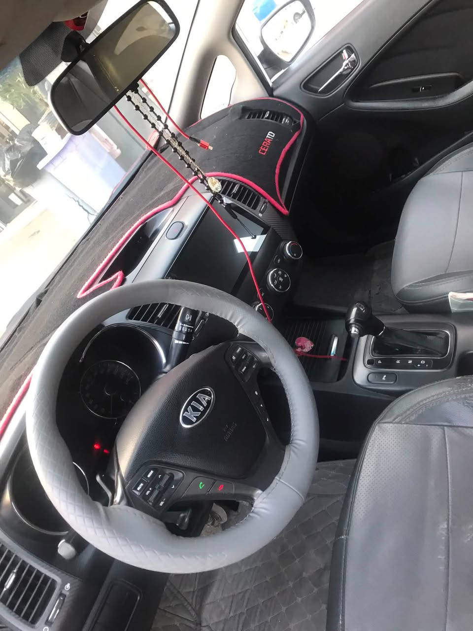 السلام عليكم
سيراتو للبيع موديل ٢٠١٤ فول مواصفات ماشية ١٧٠ حقيقي مكفولة

السعر ١١٥ بيها مجال 

***********
