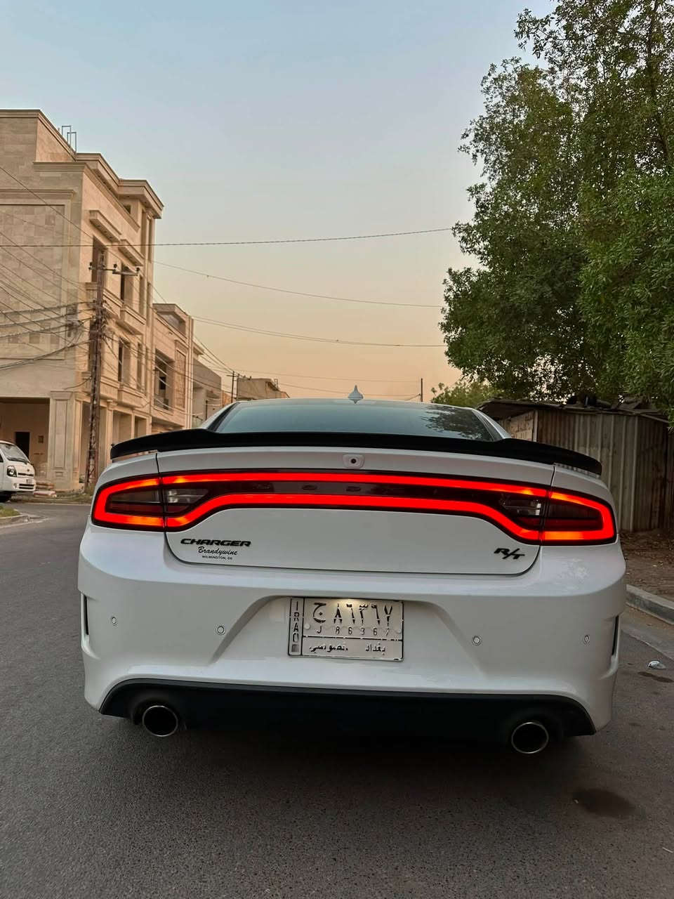 السلام عليكم
جارجر 2021 ابيض 
Rt 5.700 محرك
شاشة جبيره / ماشيه 35mil
حساسات خلفيه 
تحكمات ستيرن 
تدفئه بالمري الجانبيه 
دخول ذكي 
كير مكينه كفاله 
سنوية لسنة 2028 
تحويل ثاني يوم 
مكاني بغداد السيديه 
الضرر (بنيد فقط وبارد بالجاملغ الامامي)
السعر / 195 $ وبيها مجال
***********
