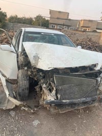 كامري٢٠٠٦ للبيع على اثر حادث   07813077493