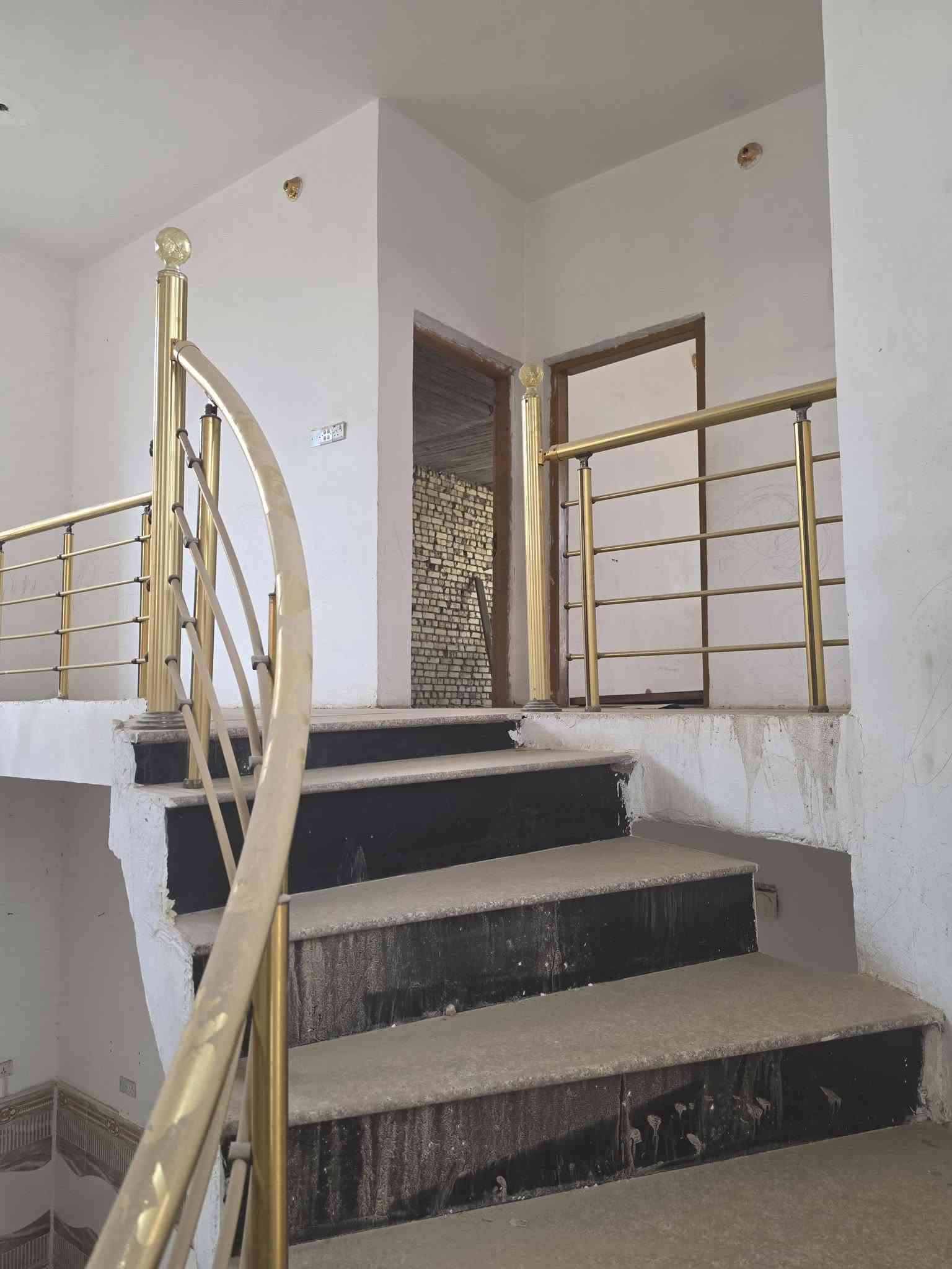 الفلحيه الجديده • ٢٠٠م • ٥ غرف