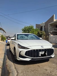ام جي ٥ • موديل ٢٠٢٥ • ٣٠٠٠٠ كم