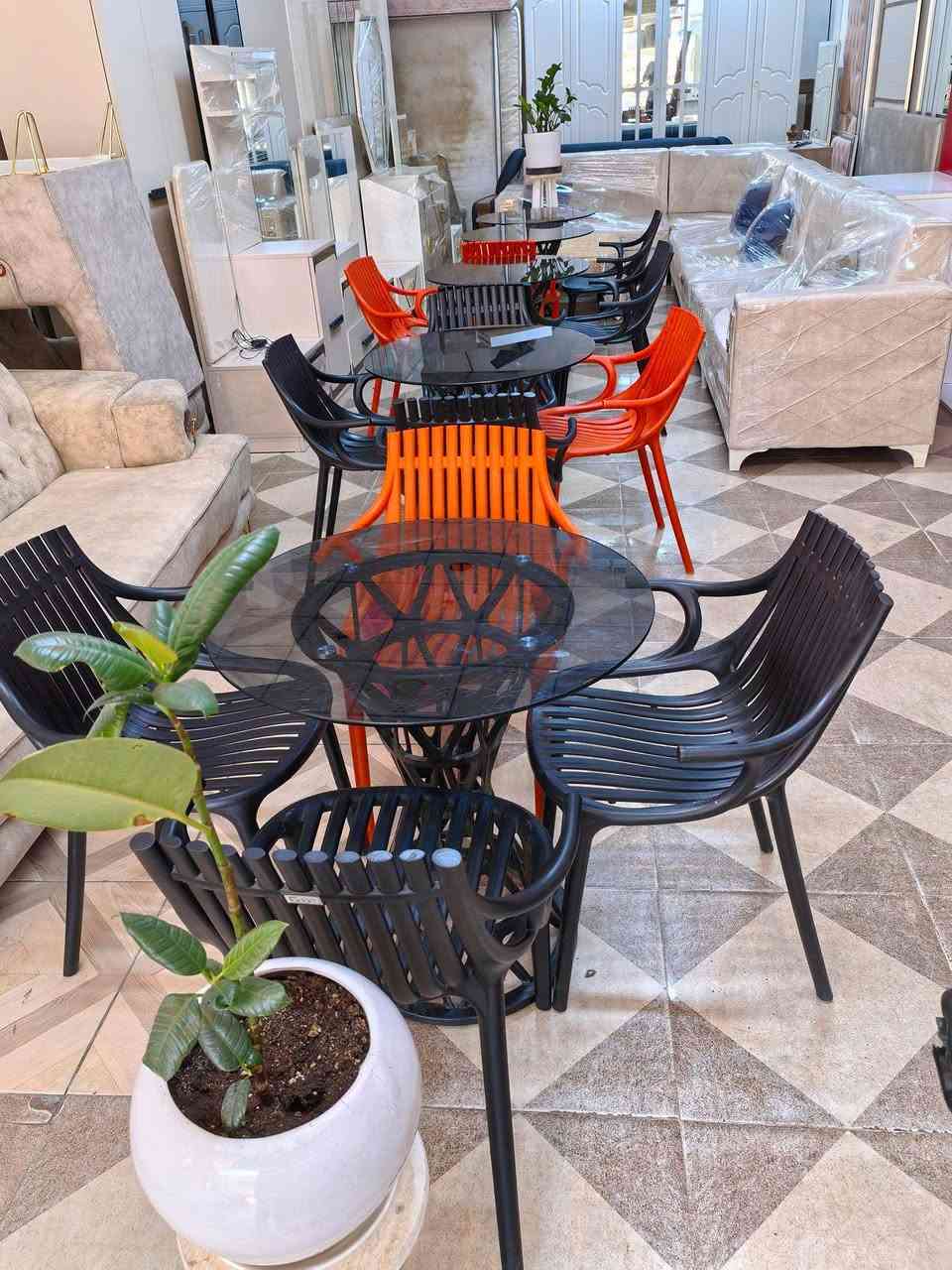 ميز+طعام+٤+كراسي+للبيع+للاستفسار+***********+/***********+ أربيل, العراق
